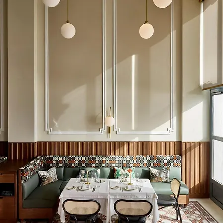 On - Small Luxury Of The World Szálloda